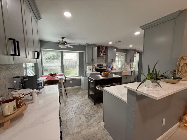 12822 Skyknoll Lane, Houston, TX 77082