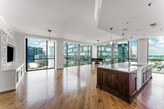900 20th Ave S Apt 1301, Nashville, TN 37212