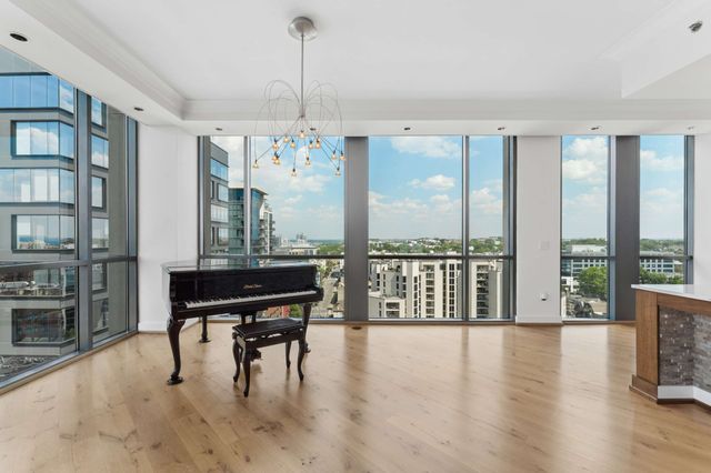 900 20th Ave S Apt 1301, Nashville, TN 37212
