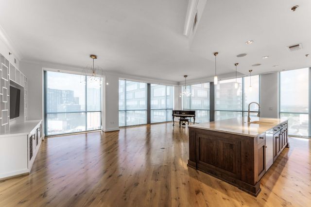 900 20th Ave S Apt 1301, Nashville, TN 37212