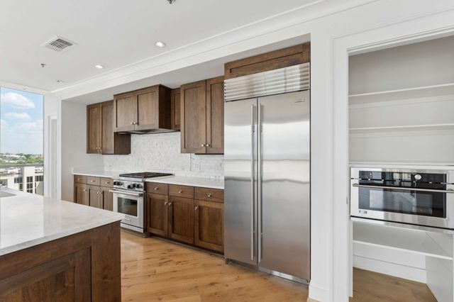 900 20th Ave S Apt 1301, Nashville, TN 37212