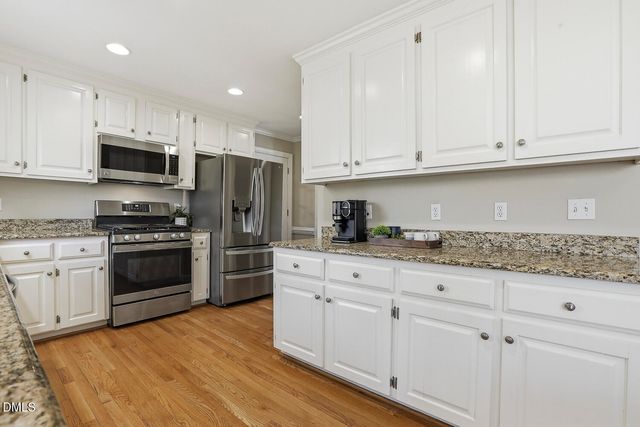 1005 Old Carriage Court, Apex, NC 27502