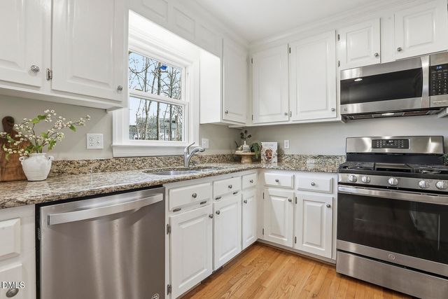 1005 Old Carriage Court, Apex, NC 27502