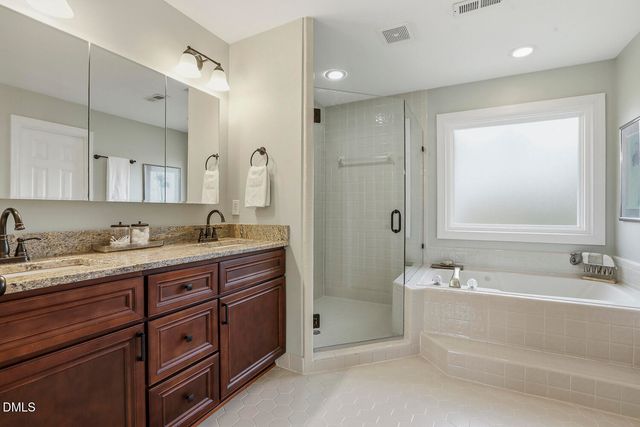 1005 Old Carriage Court, Apex, NC 27502