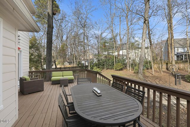 1005 Old Carriage Court, Apex, NC 27502