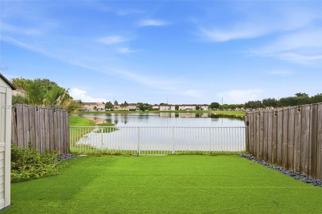 15411 SW 9th Way 0, Miami, FL 33194