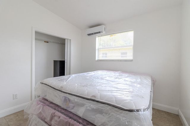 630 NW 15th Terrace 1-2, Fort Lauderdale, FL 33311