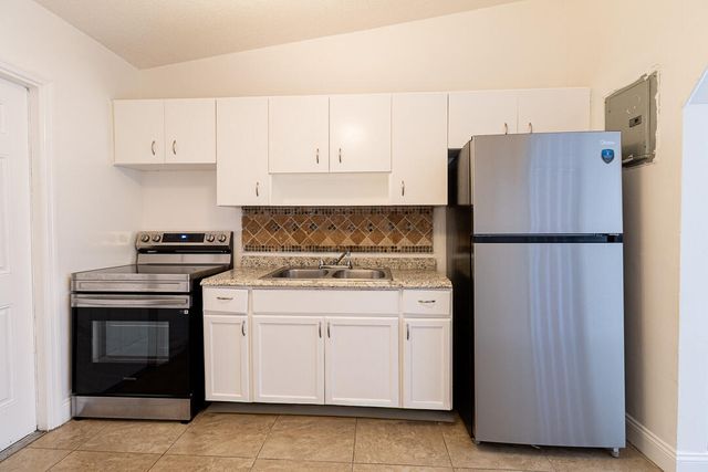 630 NW 15th Terrace 1-2, Fort Lauderdale, FL 33311