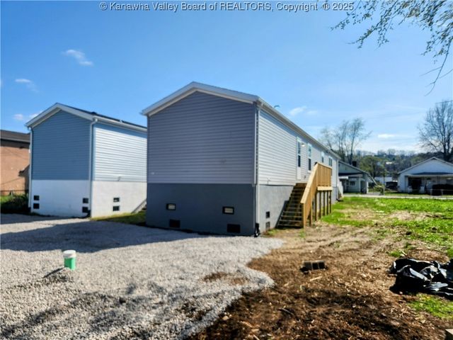 1516 2nd Avenue, Charleston, WV 25387