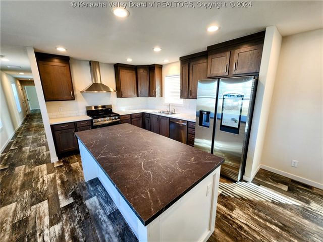 1516 2nd Avenue, Charleston, WV 25387