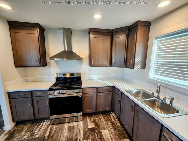 1516 2nd Avenue, Charleston, WV 25387