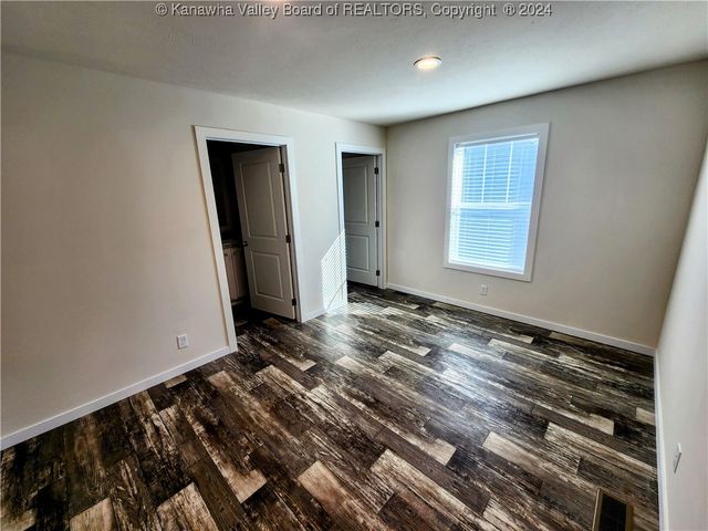 1516 2nd Avenue, Charleston, WV 25387