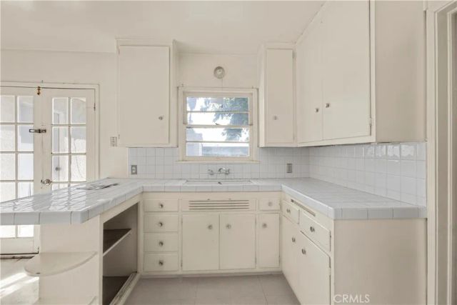 8034 Yolanda, Reseda, CA 91335