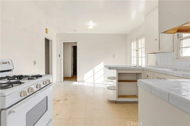 8034 Yolanda, Reseda, CA 91335