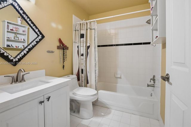 1140 Weeping Willow Way, Hollywood, FL 33019
