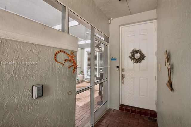 1140 Weeping Willow Way, Hollywood, FL 33019