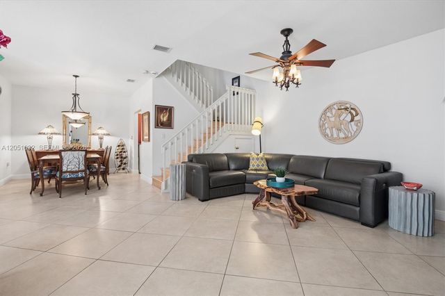 1140 Weeping Willow Way, Hollywood, FL 33019
