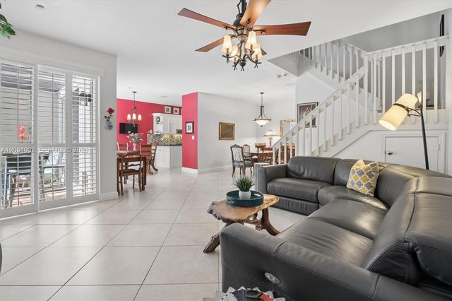 1140 Weeping Willow Way, Hollywood, FL 33019