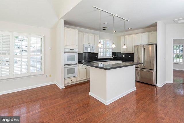 6 IRONWOOD RD, Skillman, NJ 08558