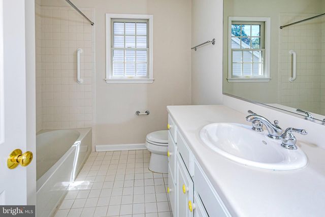 6 IRONWOOD RD, Skillman, NJ 08558