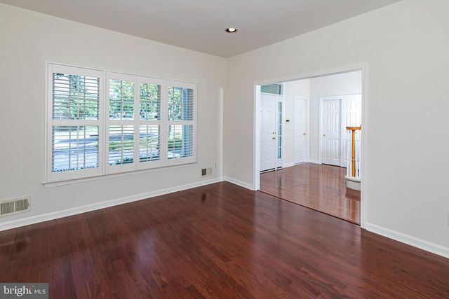 6 IRONWOOD RD, Skillman, NJ 08558