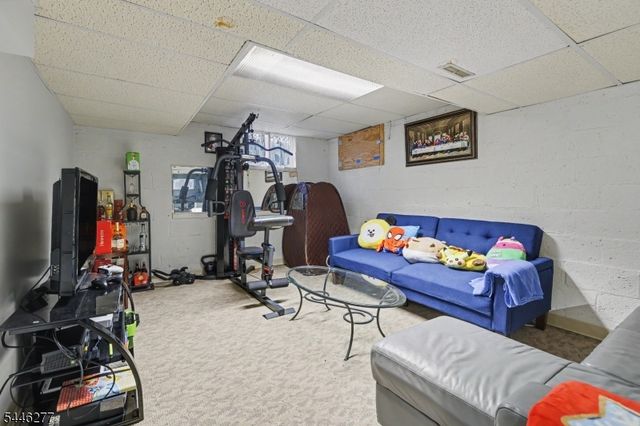 30 Schuyler Ave, Pompton Lakes Boro, NJ 07442