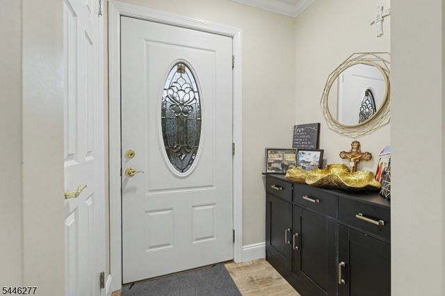 30 Schuyler Ave, Pompton Lakes Boro, NJ 07442