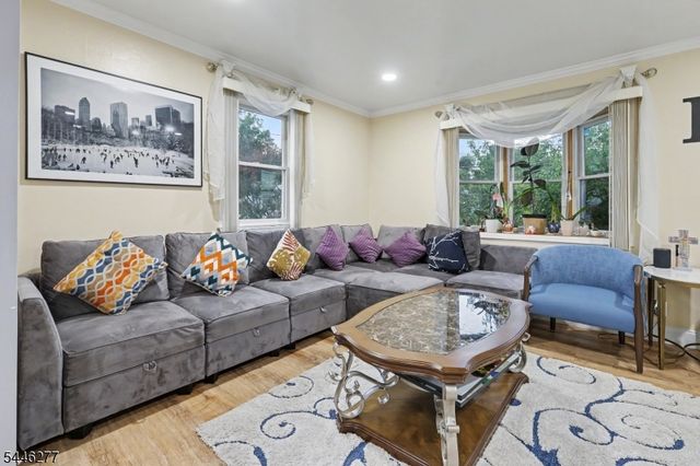 30 Schuyler Ave, Pompton Lakes Boro, NJ 07442