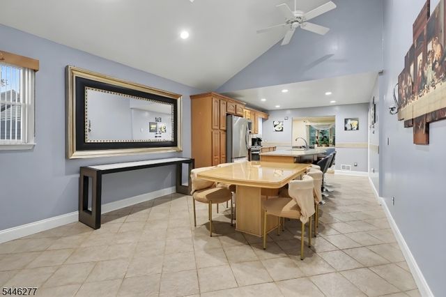 30 Schuyler Ave, Pompton Lakes Boro, NJ 07442