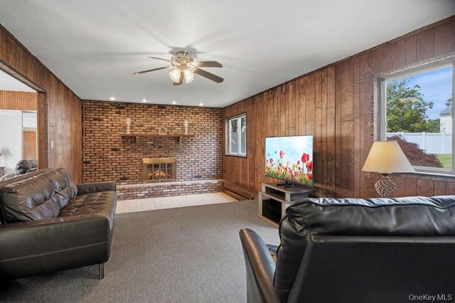 110 Tarpon Avenue, Medford, NY 11763