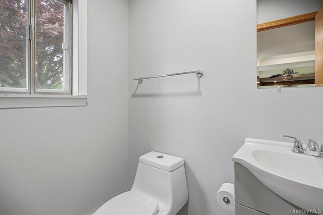 110 Tarpon Avenue, Medford, NY 11763