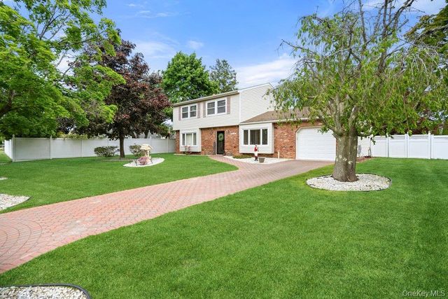 110 Tarpon Avenue, Medford, NY 11763