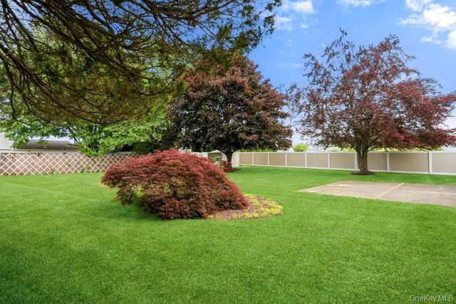 110 Tarpon Avenue, Medford, NY 11763