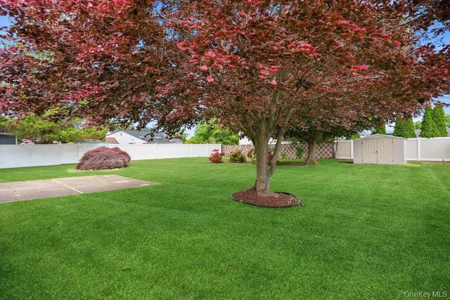 110 Tarpon Avenue, Medford, NY 11763