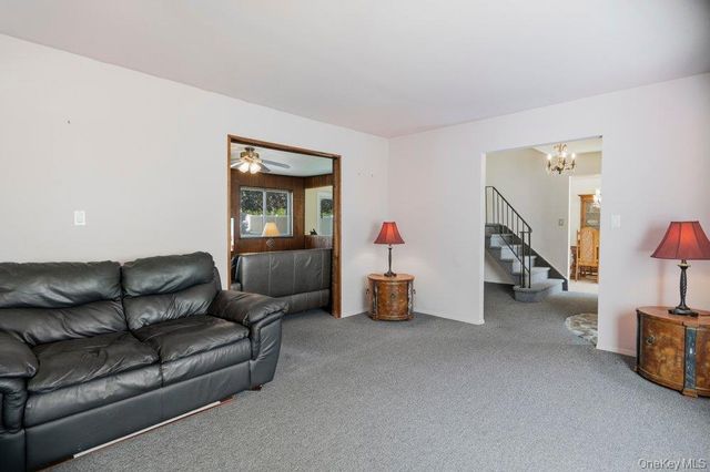 110 Tarpon Avenue, Medford, NY 11763