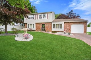110 Tarpon Avenue, Medford, NY 11763