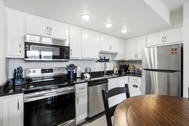 403 Veterans Boulevard, Branson, MO 65616