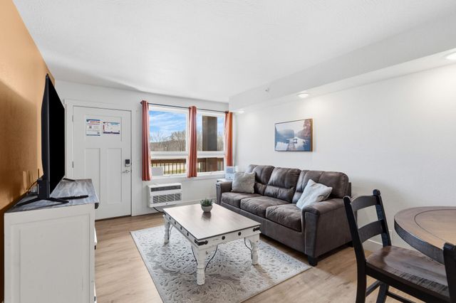 403 Veterans Boulevard, Branson, MO 65616