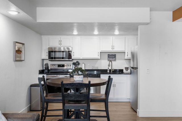 403 Veterans Boulevard, Branson, MO 65616