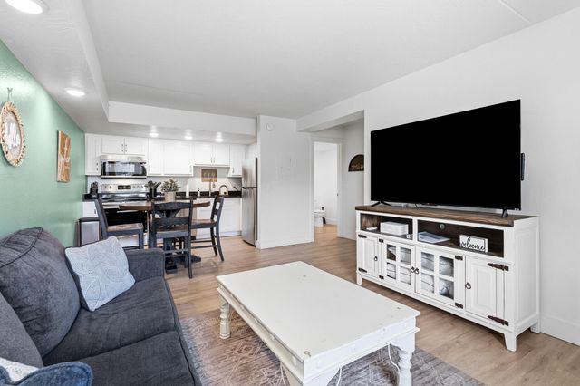 403 Veterans Boulevard, Branson, MO 65616