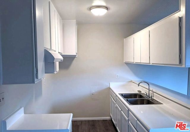 5661 Lexington Avenue, Los Angeles, CA 90038