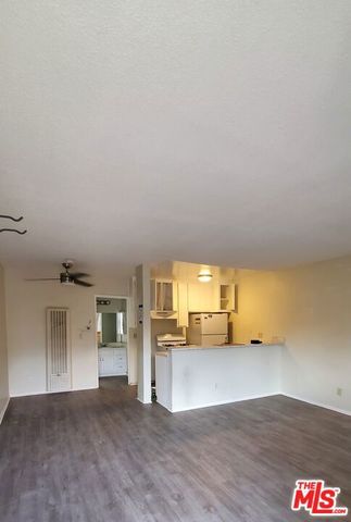 5661 Lexington Avenue, Los Angeles, CA 90038