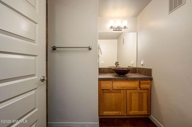 4261 Nambe Court, Las Cruces, NM 88011
