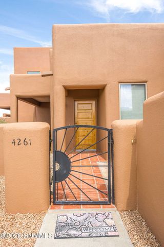 4261 Nambe Court, Las Cruces, NM 88011