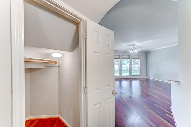 10103 Cottonwood Canyon Drive, Houston, TX 77095