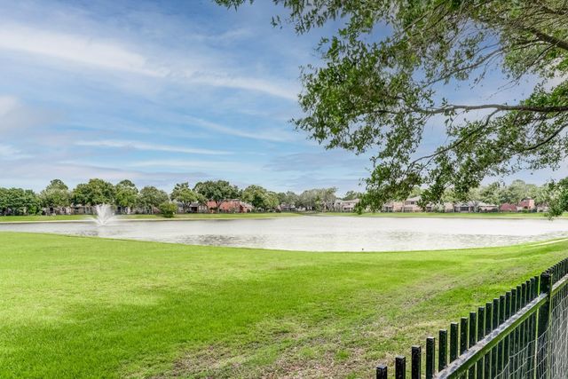 10103 Cottonwood Canyon Drive, Houston, TX 77095