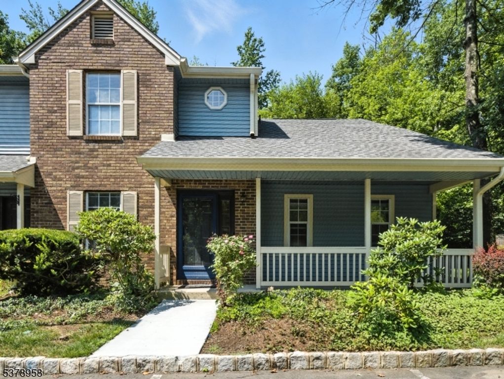 206 Ash Ct, South Brunswick Twp., NJ 08852