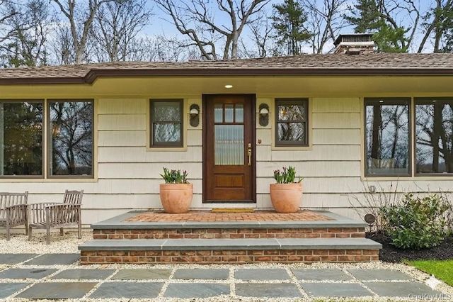 6 Greatmeadow Road, Locust Valley, NY 11560