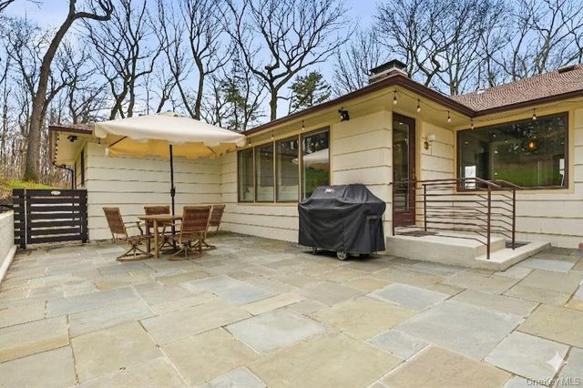 6 Greatmeadow Road, Locust Valley, NY 11560