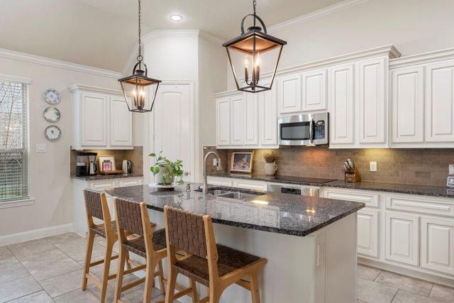 230 Hearthshire Circle, The Woodlands, TX 77354